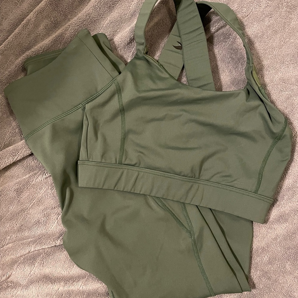 NWOT Glyder Workout Set
